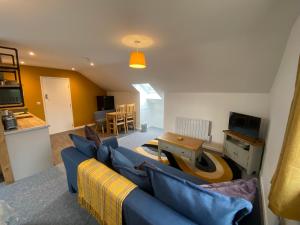 Гостиная зона в Modern studio apartment set beneath the black mountains A stones throw from the offas dyke path