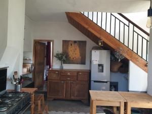Kuchnia lub aneks kuchenny w obiekcie Au Ruisseau de Rose