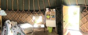 Imagen de la galería de Yurt Between Lilac and Fuchsia, en Mountshannon