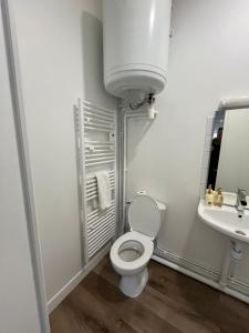 Kúpeľňa v ubytovaní Les Gites d'Albâtre, le 56