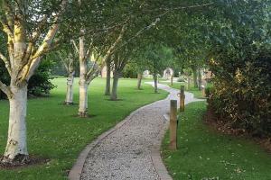 Belle Vista Glamping & Camping外面的花园