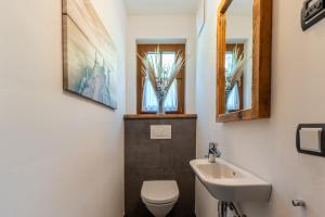 Kúpeľňa v ubytovaní Hochwart Apartment - in der Nähe der Liftstation Schönleiten