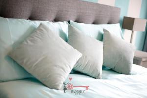 Letto o letti in una camera di Tiffany's Studio - Lugano in Style -By EasyLife Swiss