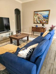 TV a/nebo společenská místnost v ubytování Small backyard getaway