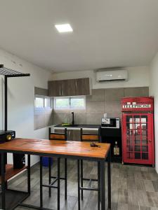 Una cocina o kitchenette en La Mora