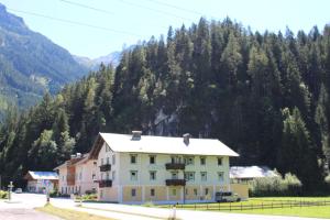 Zdjęcie z galerii obiektu Gasthaus Pension Marienhof w mieście Wald im Pinzgau