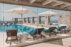 A piscina localizada em Villa Konstantin Rooms & Suites ou nos arredores