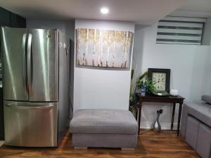 Η κουζίνα ή μικρή κουζίνα στο Luxurious Apt 2BRs-1BA Spacious Modern, with free parking