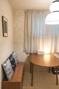 Area tempat duduk di Urban Secret Space - Europe mood, Seongsu, 4mins to Gunguk Univ Station