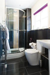 Maes Bach Boutique GUEST HOUSE TOWN CENTRE的一间浴室