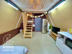 A television and/or entertainment centre at Pocheon Artemis Glamping