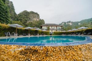 Het zwembad bij of vlak bij Railay Phutawan Resort