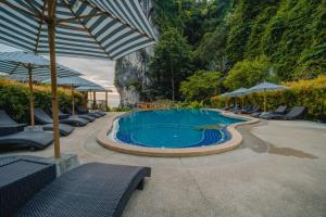 Het zwembad bij of vlak bij Railay Phutawan Resort