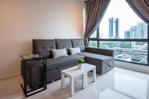 Gallery image of A Stylish & Cozy 2BR Apt in JB FREE Parking in Johor Bahru