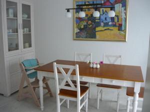 מסעדה או מקום אחר לאכול בו ב-Apartment in Leutkirch im Allgäu