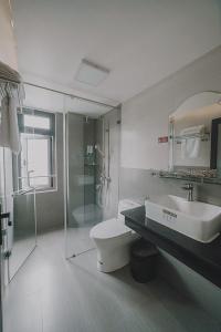 Koupelna v ubytování Le Tuan Minh Hotel