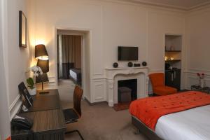 Μια τηλεόραση ή/και κέντρο ψυχαγωγίας στο Hôtel Château de Lacan