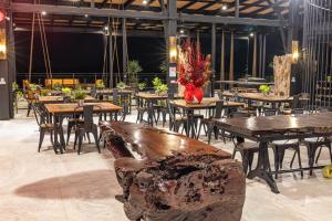 Restoran ili drugo mesto za obedovanje u objektu Sebayu Retreat Gopeng