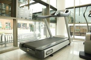 Das Fitnesscenter und/oder die Fitnesseinrichtungen in der Unterkunft Hotel Artemis Amsterdam