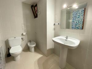 Łazienka w obiekcie Apartamentos Bernat 3000