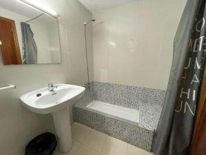 Łazienka w obiekcie Apartamentos Bernat 3000