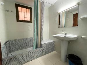 Łazienka w obiekcie Apartamentos Bernat 3000
