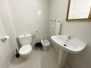 Łazienka w obiekcie Apartamentos Bernat 3000