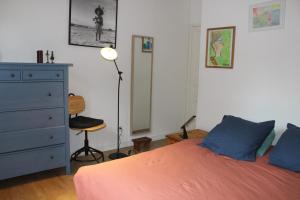 Cama ou camas em um quarto em Maison de 3 chambres avec jardin clos et wifi a Montreuil