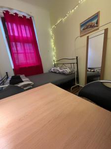 Postel nebo postele na pokoji v ubytování U6 Schöpfwerk Home