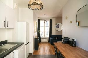 Køkken eller tekøkken på La Cour Des Senteurs / F2 Château de Versailles + 24 billeder