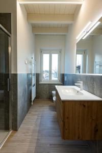 Vonios kambarys apgyvendinimo įstaigoje A Garda Dream Luxury Apartments