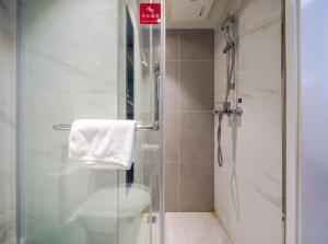 Un baño de 岗厦汇花园行政公寓酒店-深圳福田会展中心岗厦地铁站店