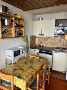 Eterlous Appartements VTIにあるキッチンまたは簡易キッチン