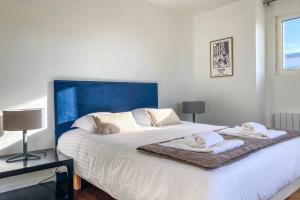 Posteľ alebo postele v izbe v ubytovaní Superbe villa VUE SUR MER, 11 personnes à TREBEURDEN REF-669