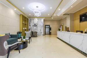 The lobby or reception area at City Comfort Inn Kunming Dashuying Yejin Hospital Wangdaqiao