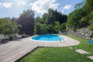 Bazén v ubytování Il Borgo della Colomba nebo v jeho okolí