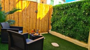 Vonkajšia záhrada v ubytovaní T2 Chambre Miroir jardin et parking privé Marseille