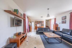 Posezení v ubytování Gîte Les Petites Landes - Piscine privée proche plages