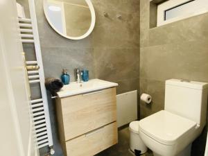 Kúpeľňa v ubytovaní Syntagma Square: Amazing Cozy Studio - Whale