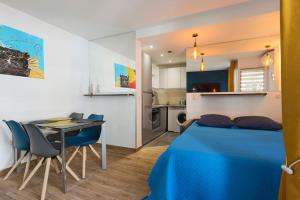 Nhà bếp/bếp nhỏ tại Antibes centre à 2 pas de la vieille ville, plages +7 ảnh