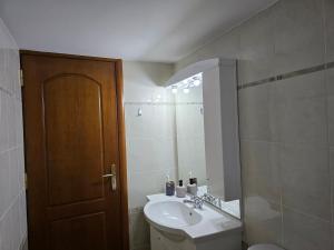 Koupelna v ubytování Σύγχρονο διαμέρισμα στη Σητεία της Κρήτης!