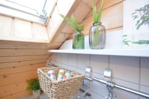 Afbeelding uit fotogalerij van BA03-RI Monteur Apartment bei Bamberg in Reckendorf +16 foto's