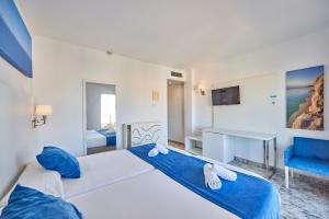 Postel nebo postele na pokoji v ubytování Hotel Ilusion Calma & Spa