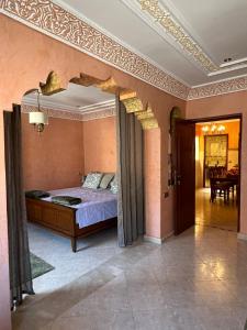 Postel nebo postele na pokoji v ubytování 5min to Beach, WiFi, terrace, stylish fully equipped appartement parking for free