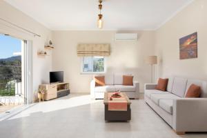 Gallery image of Stamatis House in Agios Ioannis Peristeron +29 photos