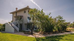 Gallery image of Electra BeachFront Suites, Nea Irakleia in Nea Iraklia