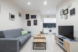 Charming 1 Bdr Old town