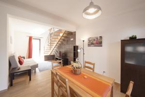 Μια τηλεόραση ή/και κέντρο ψυχαγωγίας στο Casas da Junqueira +19 φωτογραφίες