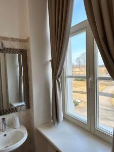 Nespecifikovaný výhled na hory nebo výhled na hory při pohledu z hotelu