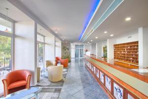 MASLINICA Mimosa Lido Palace Hotel的休息区